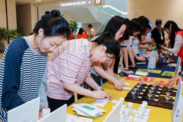广西图书馆赴内蒙古开展“春雨工程”文化志愿服务交流活动