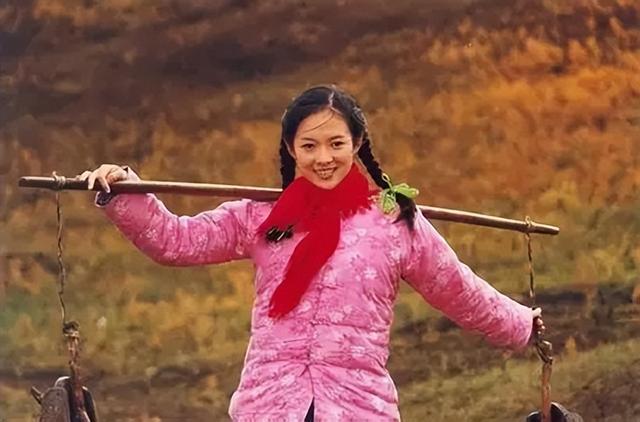 12月即将结束，46岁章子怡再次官宣喜讯	，撕碎汪峰仅剩的体面。