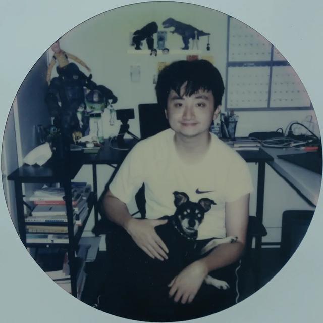 他亲手将奶奶封存在网络世界里，让无数网友泪目