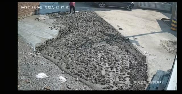 老太破路后续：毁路亏5000多涉违法，子女连夜召回，村干部揭真相