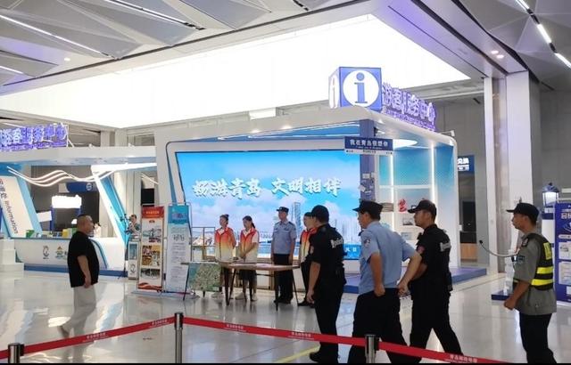 “海上旅游 文明‘邮’你”！市北区“志愿红”携手港航“警察蓝”倡导邮轮文明旅游