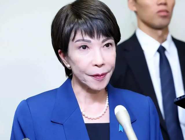 12条中日航线全停！日本机场哭成一片，上海数万日本人何去何从