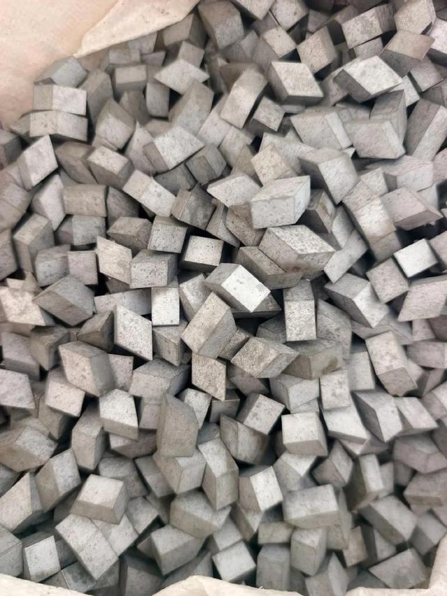 比稀土还珍贵！航空发动机金属铼全球储量仅1万吨，可能被卡脖子