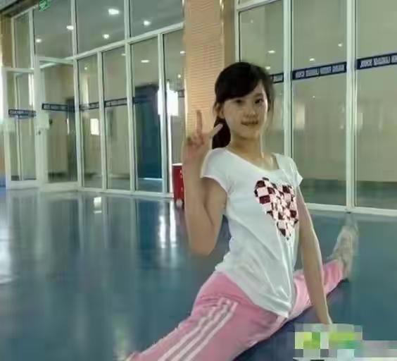 这次，在自嘲老婆面前没自信的刘强东身上，暴露了老夫老妻的尴尬