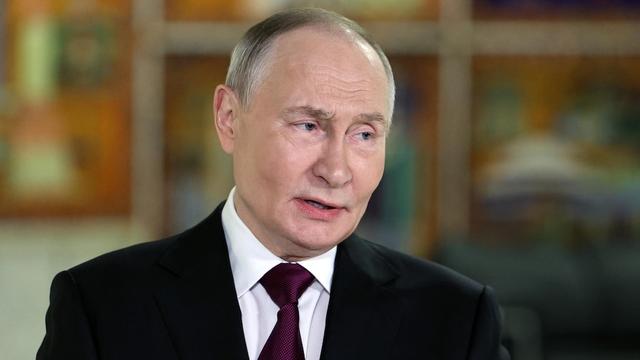 不惜攻击北约，普京想重返苏联？