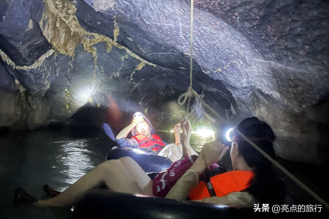 搭乘高铁去老挝，老挝旅行日记：万荣（万荣户外一日玩）