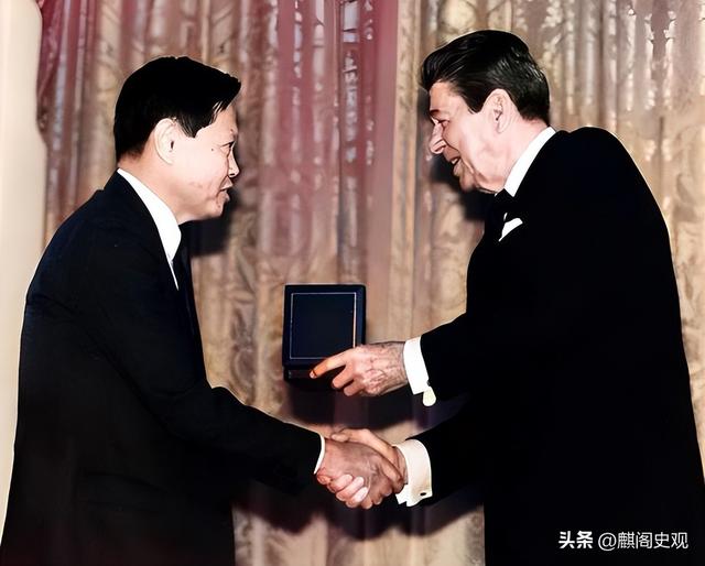 49岁无儿无女的翁帆，以后的生活早被杨振宁安排好了