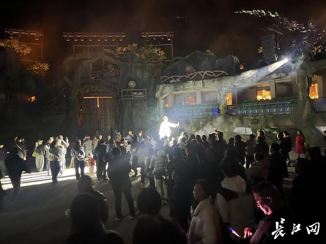 武汉摄影家团队走进咸宁通城，看史诗沉浸剧体验古瑶文化