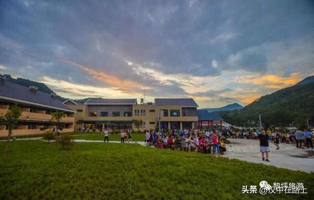 别把自己烤化了,赶紧去汉中黎坪享受22℃的清凉空调!