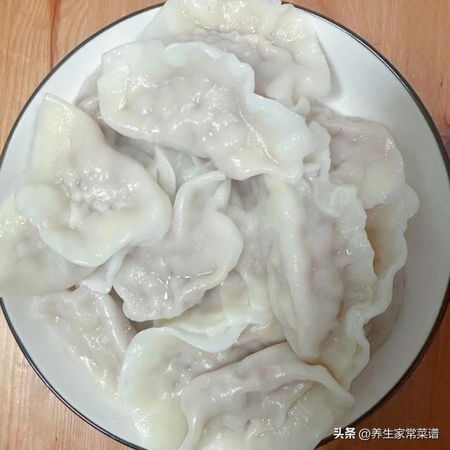 12月21日冬至	，老传统吃饺子，“3馅不上桌，福气不进门”正当季