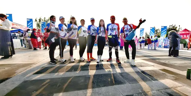 网络名人打卡南充（国际）徒步节，解锁一江两岸无限美