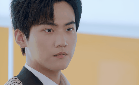 熟龄女性为何疯狂上头？19岁小狼狗护姐姐，比霸总还会撩