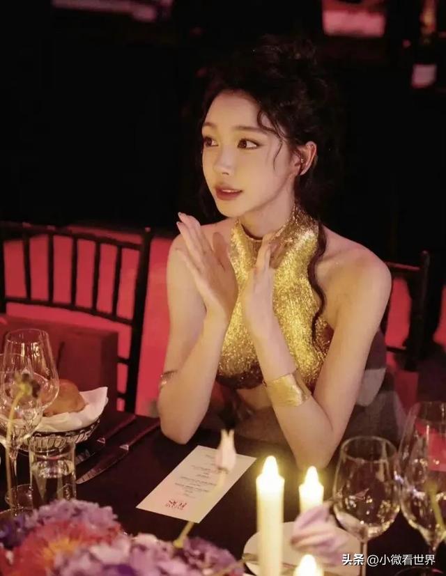 易梦玲金色水滴胸，也太耀眼了吧，一般人很难驾驭这套衣服！