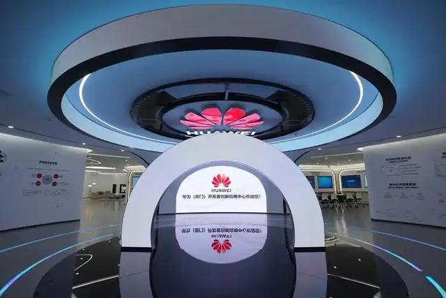 美国禁了华为，大疆无人机却搭载鸿蒙系统，这无人机美国还用吗？