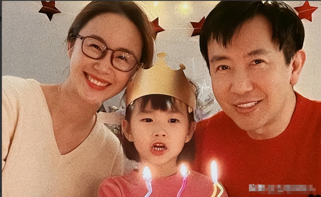 李小冉为他流产2次，梅婷养他6年，今娶小15岁娇妻，鄢颇凭什么？