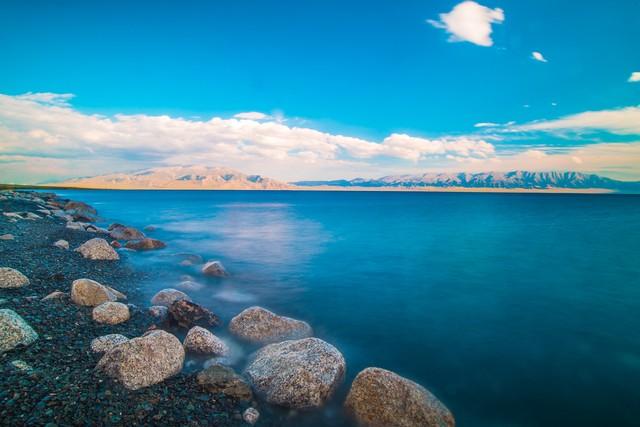 惊人发现两性关系中，60岁与异性靠近，根本不是桃花运，而是这个