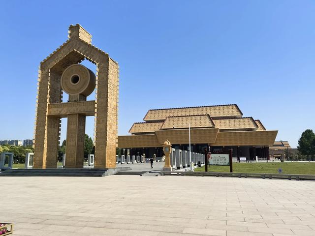 游览河南安阳中国文字博物馆，了解中国文字的发展