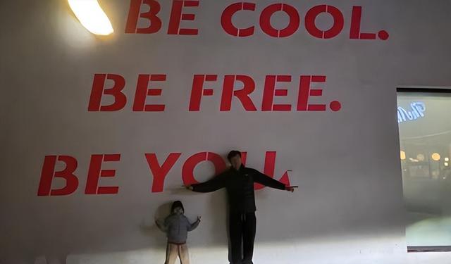 放弃主持事业，嫁大15岁“软饭男	”，如今才明白她的选择有多明智