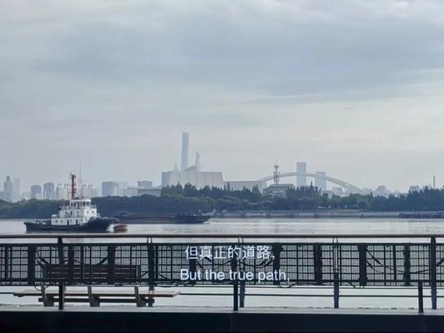 为了这些超绝的Citywalk机位，总要逛一趟上海吧~