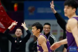 扣篮+3分球！“云南滑翔机”矣进宏完成CBA生涯首秀图片