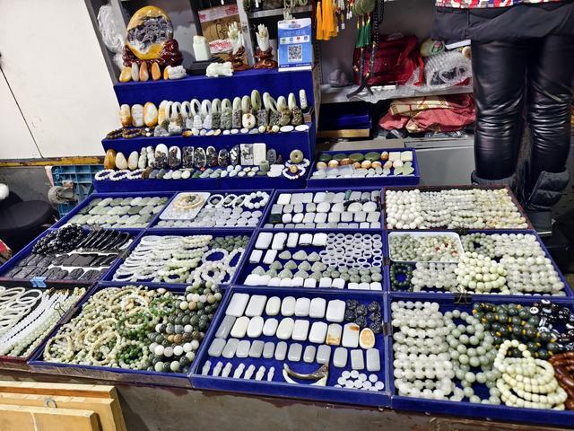 大量日本游客涌入北京，打着旅游幌子不去旅游不吃美食，为啥来？