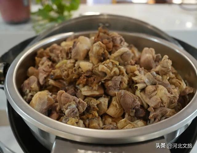 赏丹霞、沐温泉！承德唐家湾这处温泉，承包你秋日的双倍快乐