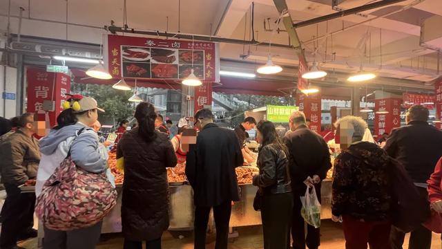 轨道直达的赶场地!地方超大,东西多,买菜这些超方便