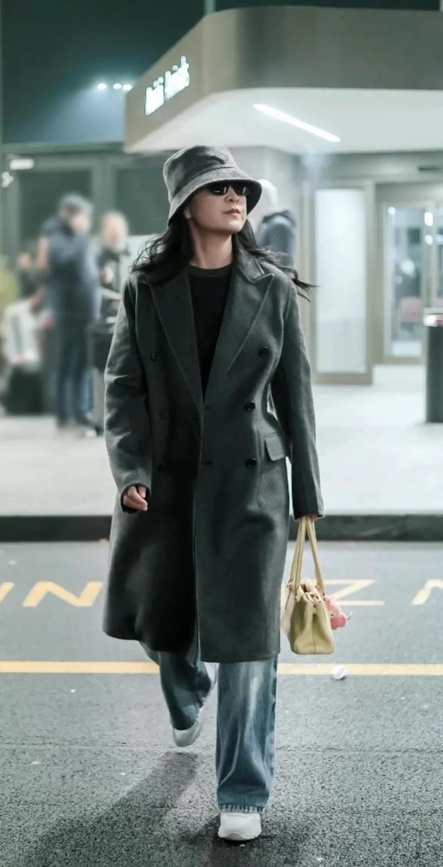 雷佳音没撒谎！退出春晚、解散公司、性格大变的贾玲，证实他的话