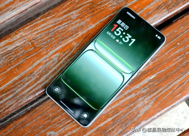 2025公认“续航最佳”的5款手机，入手无需太贵，512GB最高2549元