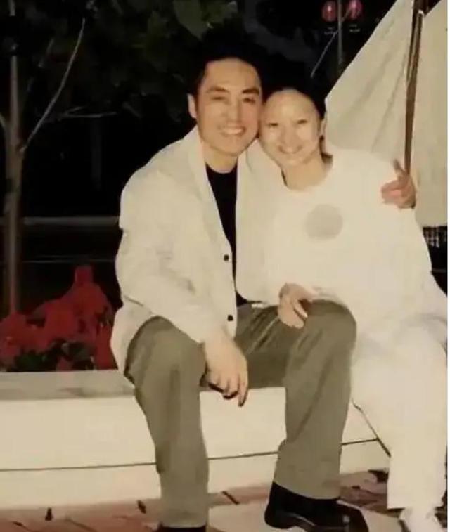 74岁张艺谋年老色衰，小31岁娇妻花开正旺，再恩爱也难逃残酷现实