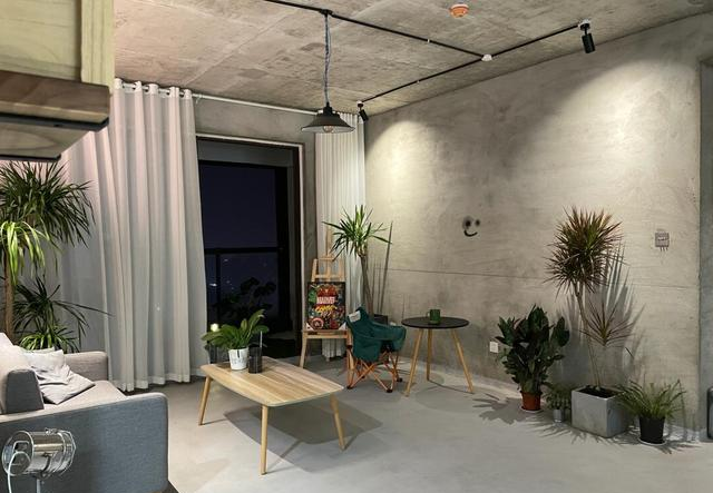 内蒙一户人家：因入住毛坯房而走红，花费一万，却把生活过成了诗