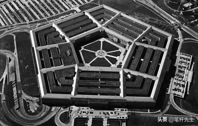 美军1.5万兵力集结!南方之矛行动开打,加勒比海要燃战火?