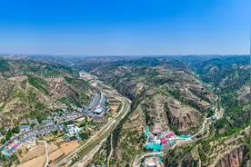 穿越延榆线 高铁建设忙图片