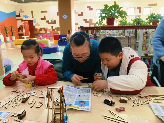 【酷玩科学】“友好相伴 快乐成长”敦煌市图书馆科普实验课堂——第四期《海盗船的内部结构》