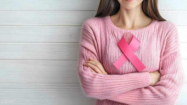 乳腺癌晚期多因啥离世？医生透露：身体出现这些症状时就该警惕