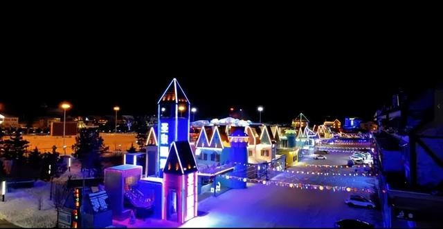 诚邀共赴跨年迎新之旅！银装素裹间，开启祈福狂欢的魔法庆典