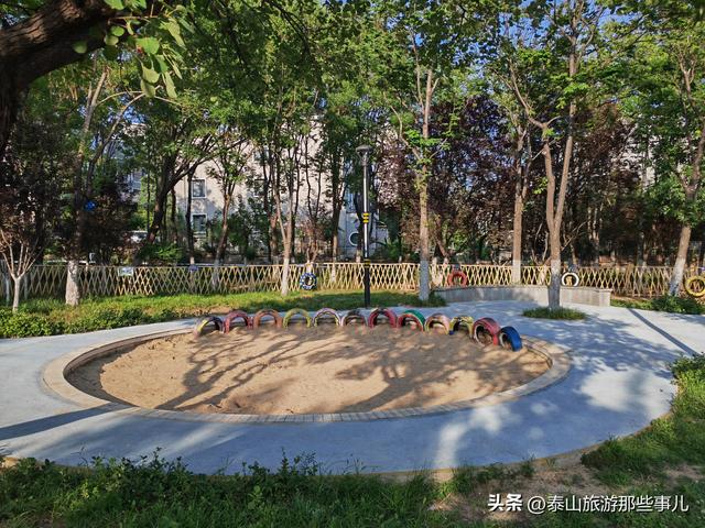 泰山脚下一座无废城市公园，东临“泰安曼哈顿”，斥资4700万打造