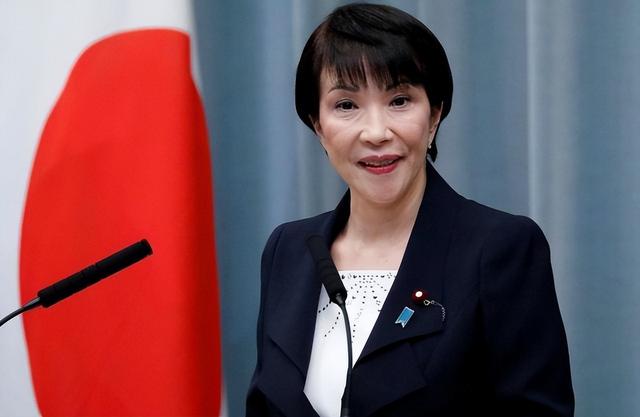 日本迎来女版安倍，对华强硬引发警告，特朗普索要5500亿“账单”