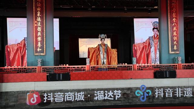 “溜达”着看表演！颐和园里上演“奇妙夜”