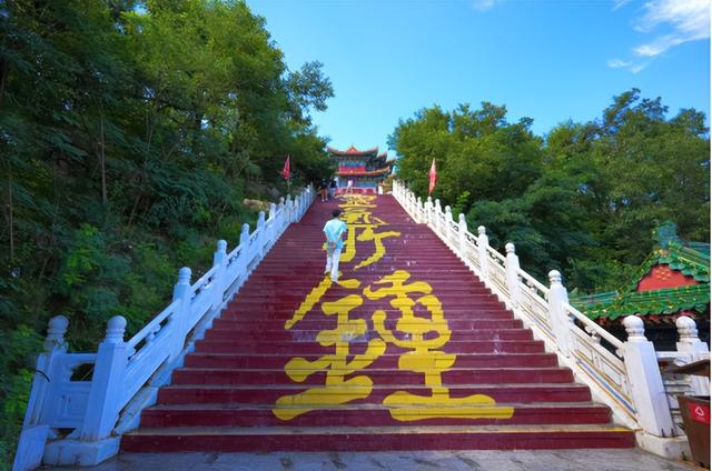 免费畅玩！山东首家千米悬崖秋千，你敢来潍坊挑战吗？