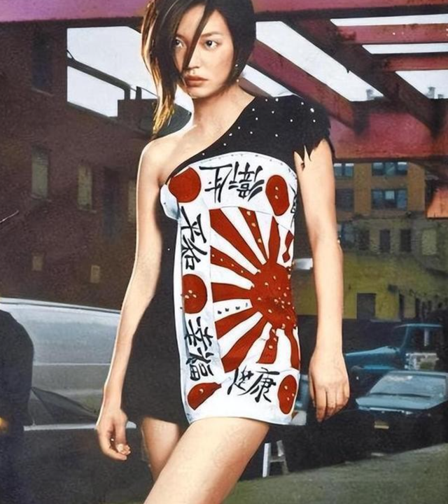 翻身无望！49岁赵薇再曝近况，胃癌传闻真相大白，脸垮皮松人憔悴