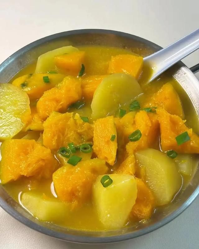 它是“长寿菜”，一吃通便，二吃护眼，三吃降压，中老年要常吃