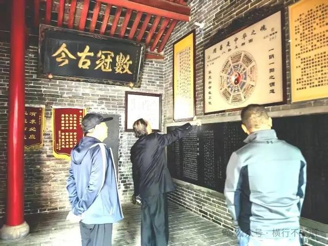 严学章到安乐窝，在诗里与邵雍聊天