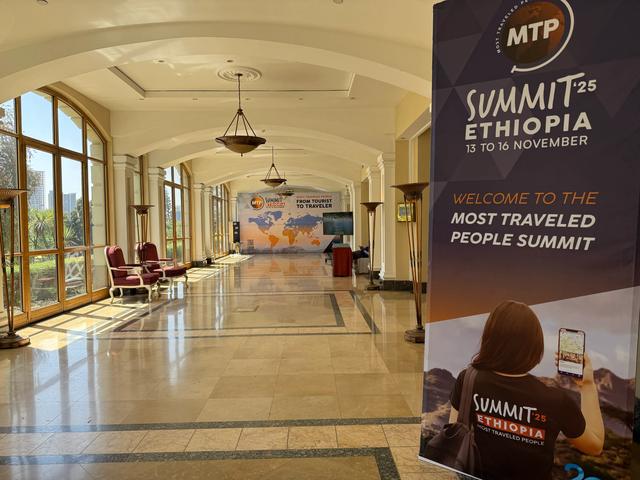 陈广明领取中国首个《联合国特别大师》证书