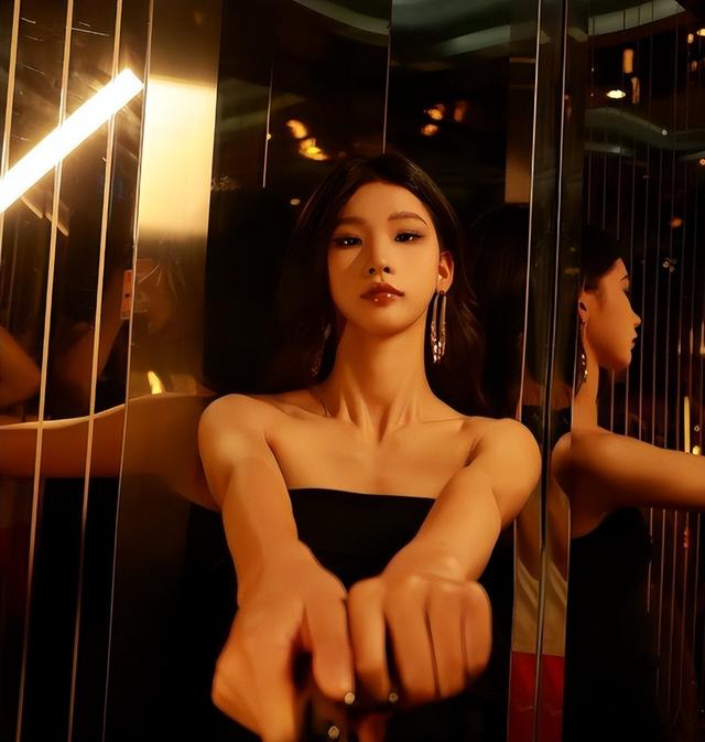 垃圾堆走出的超模！19岁女孩帮男友爸爸捡废品被挖掘，身高181cm