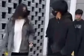 男星打掉拍摄者手机引热议！最新回应图片