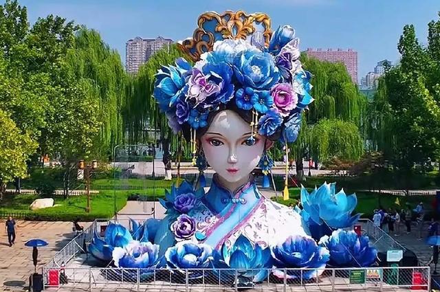 行走大明湖:亭台是凝固的诗行，荷香是时光的信使！