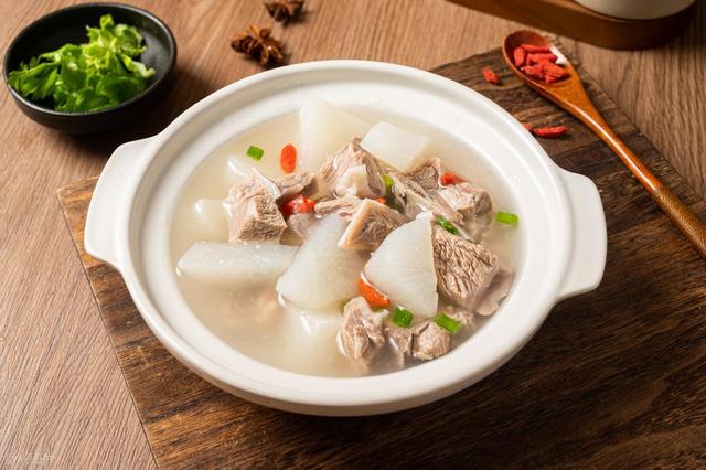 “百年难遇九月冬”，明日立冬，建议大家提前做好准备