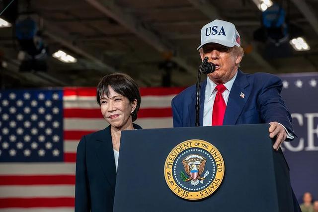 日本叫嚣拥核，金正恩亲自指挥一颗导弹“砸向日本海”，高市傻眼