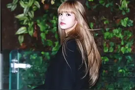 顶级女团Lisa参加疯马秀，尺度堪比视觉盛宴，老板涉嫌洗钱被查图片